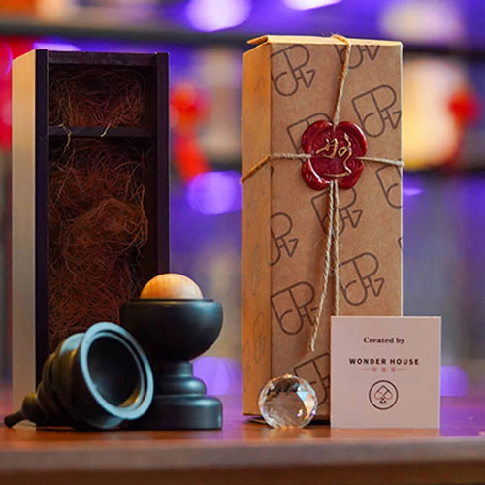 CLASSIC BALL AND VASE by TCC