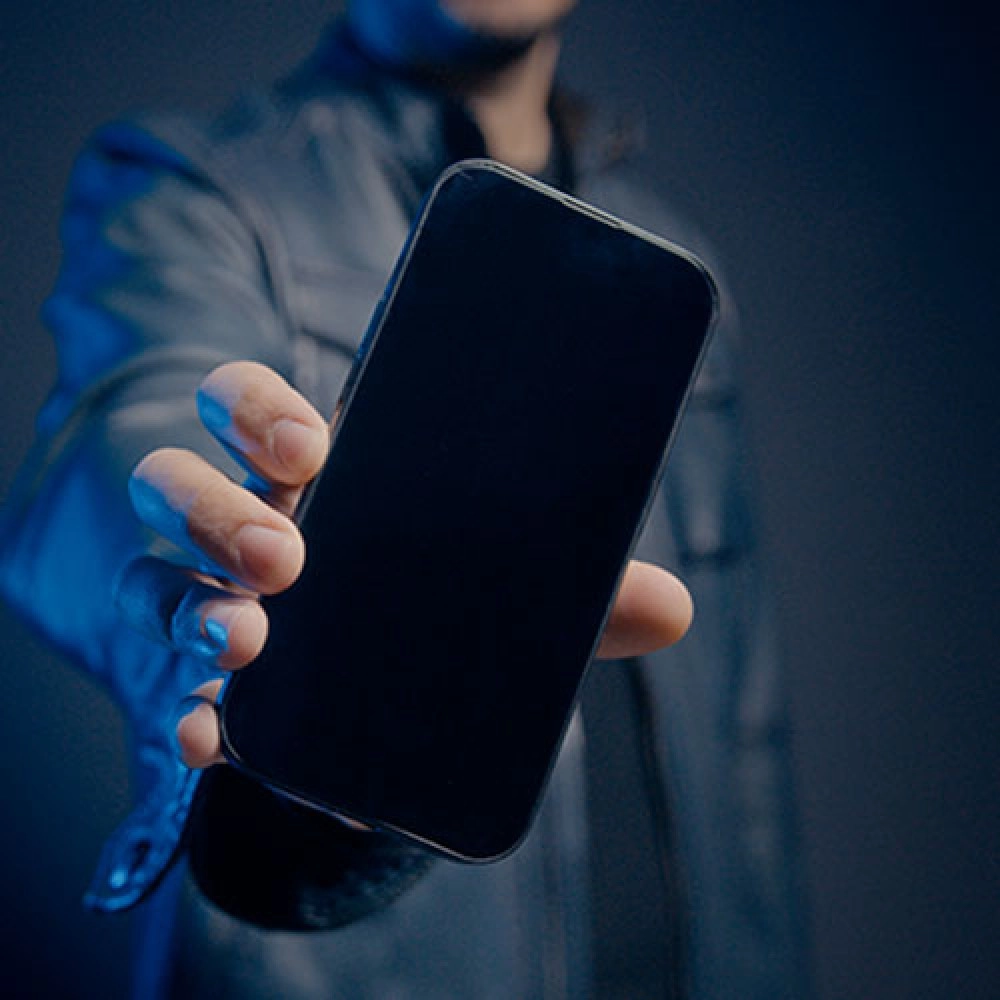 Leviosa Phone by João Miranda and Julio Montoro