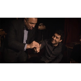 Aperture (Gimmick and Online Instructions) by Eric Jones and Tango Magic V0021