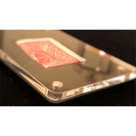 Lucky Card Deluxe by Wayne Dobson & Alan Wong