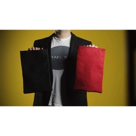 Invisibag (Black) by Joao Miranda and Rafael Baltresca