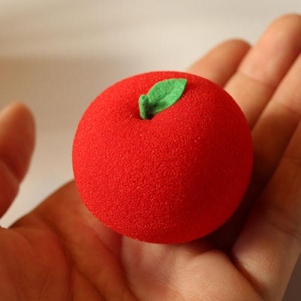 Fruit Sponge Ball (Apple) by Hugo Choi