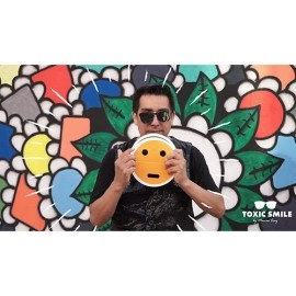 Toxic Smiley by Marcos Cruz