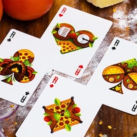 Set Mazzi di carte The Royal Pizza Palace Playing Cards Set by Riffle Shuffle