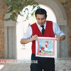 FUNNY HEN by Marcos Cruz