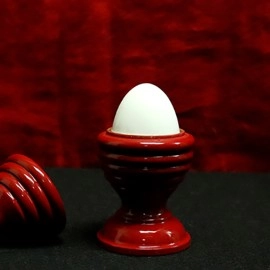 EGG VASE & SILK (RED) by Premium Magic