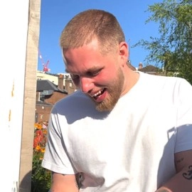 The Fall Red (Gimmicks and Online Instructions) by Noel Qualter