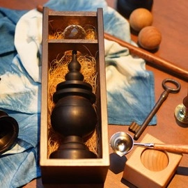 CLASSIC BALL AND VASE by TCC