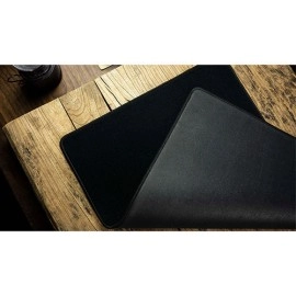 Sewn-Edge Basic Close-Up Pad (Black) by TCC Presents