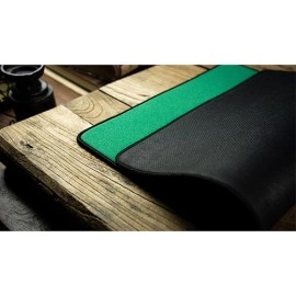 Sewn-Edge Basic Close-Up Pad (Green) by TCC Presents