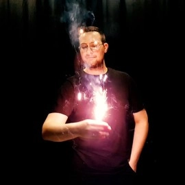 EFESTO (Gimmicks and Online Instructions) by Creativity Lab