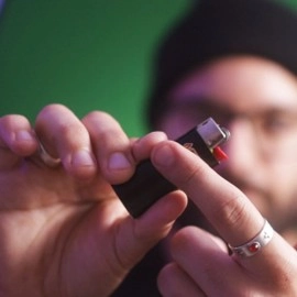 Bigger (Gimmicks and Online Instructions) by Nikolas Mavresis