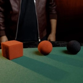 Magic Color Changing Sponge Balls to Square by Murphy's Magic (4 cm)