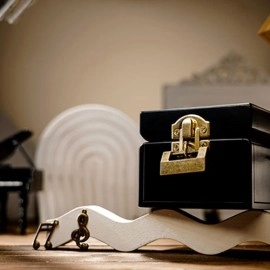Music Box by Colin Underwood and TCC Magic