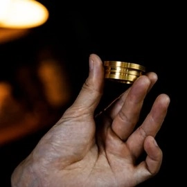 Magnetic Coin Box (Half Dollar) by Artisan Coin & OFM Studio